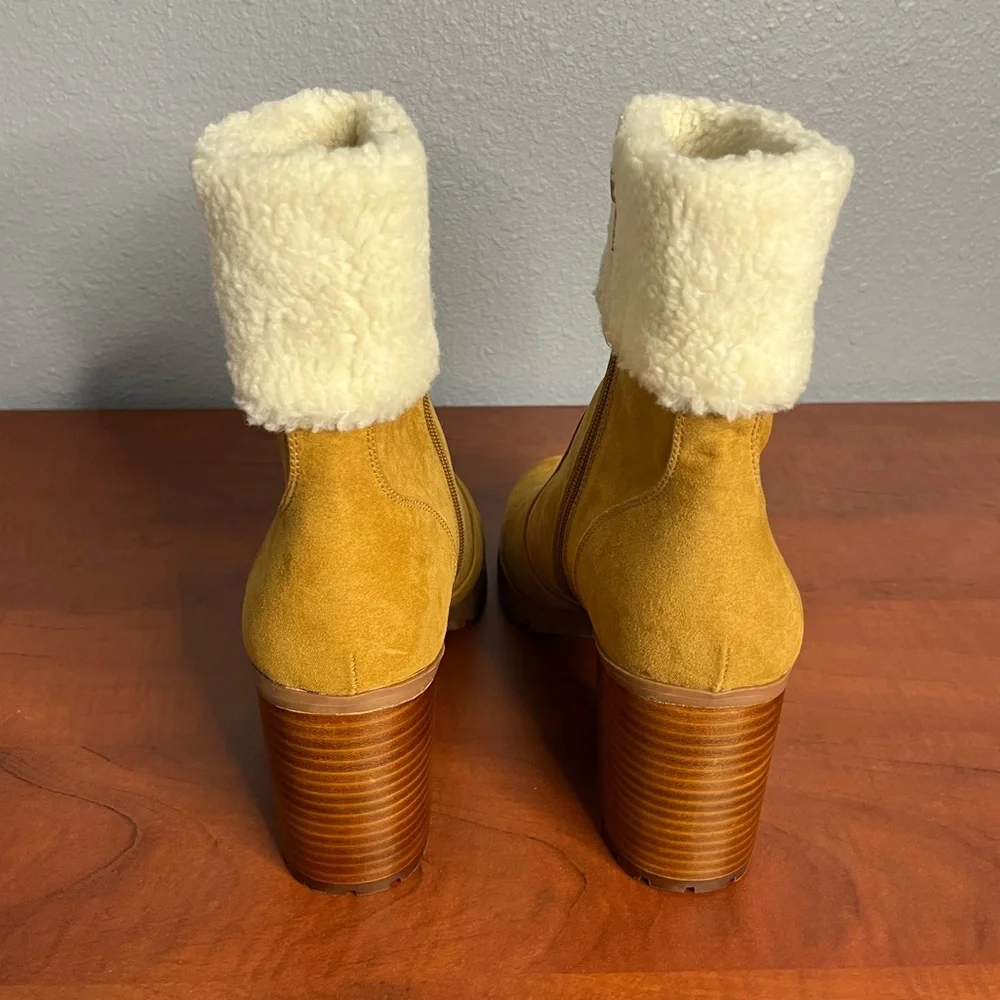 Crown & Ivy Women’s Tara Tan &‎ Fur Top Ankle Zipper Booties Size 9.5M Winter